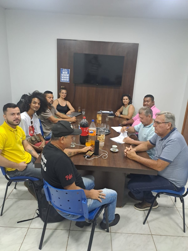 Os Nobres Vereadores Receberam nesta quarta - feira ( 07/04 ) a Secret&aacute;ria de sa&uacute;de Vanessa Stocco.