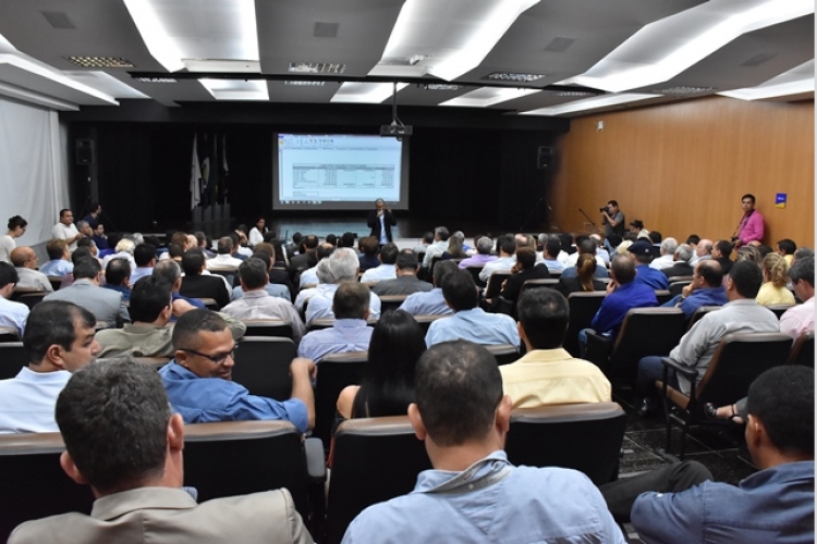 Vereadores participam de reunião e debatem alternativas para solucionar caos na saúde