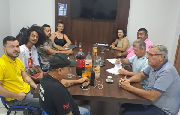 Os Nobres Vereadores Receberam nesta quarta - feira ( 07/04 ) a Secretária de saúde Vanessa Stocco.